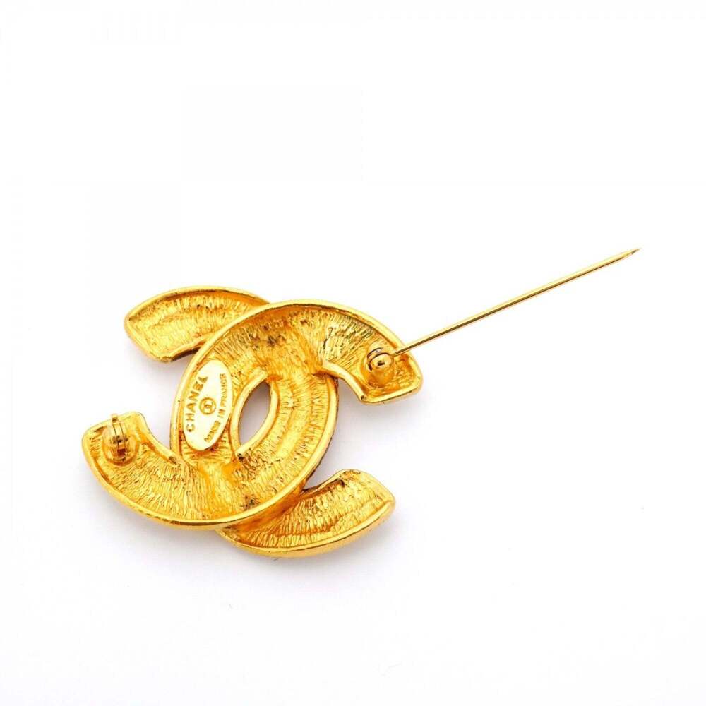 CHANEL Gold Logo Brooch - Picture 6 of 7